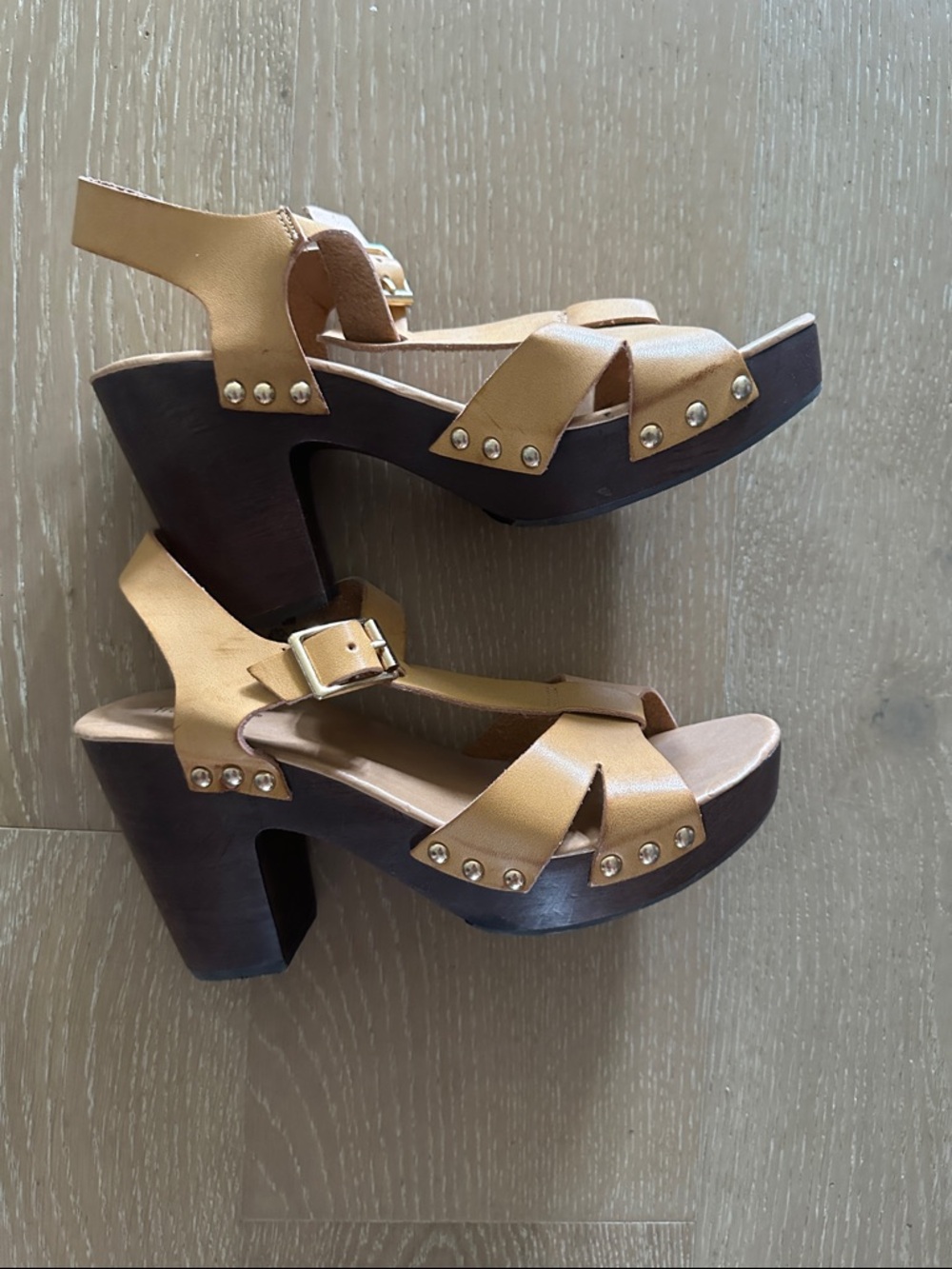 Francesca’s block heel clogs - Picture 2 of 4